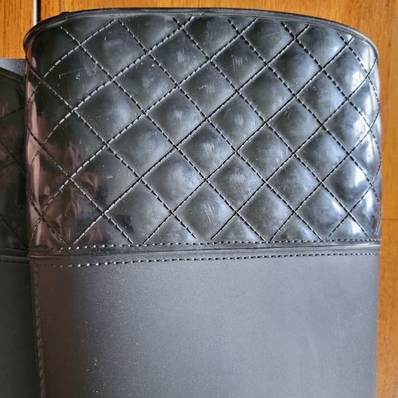 Bootsi Tootsi tall rain boots,  black with a quilted look at the top. Size 8, - Picture 5 of 7